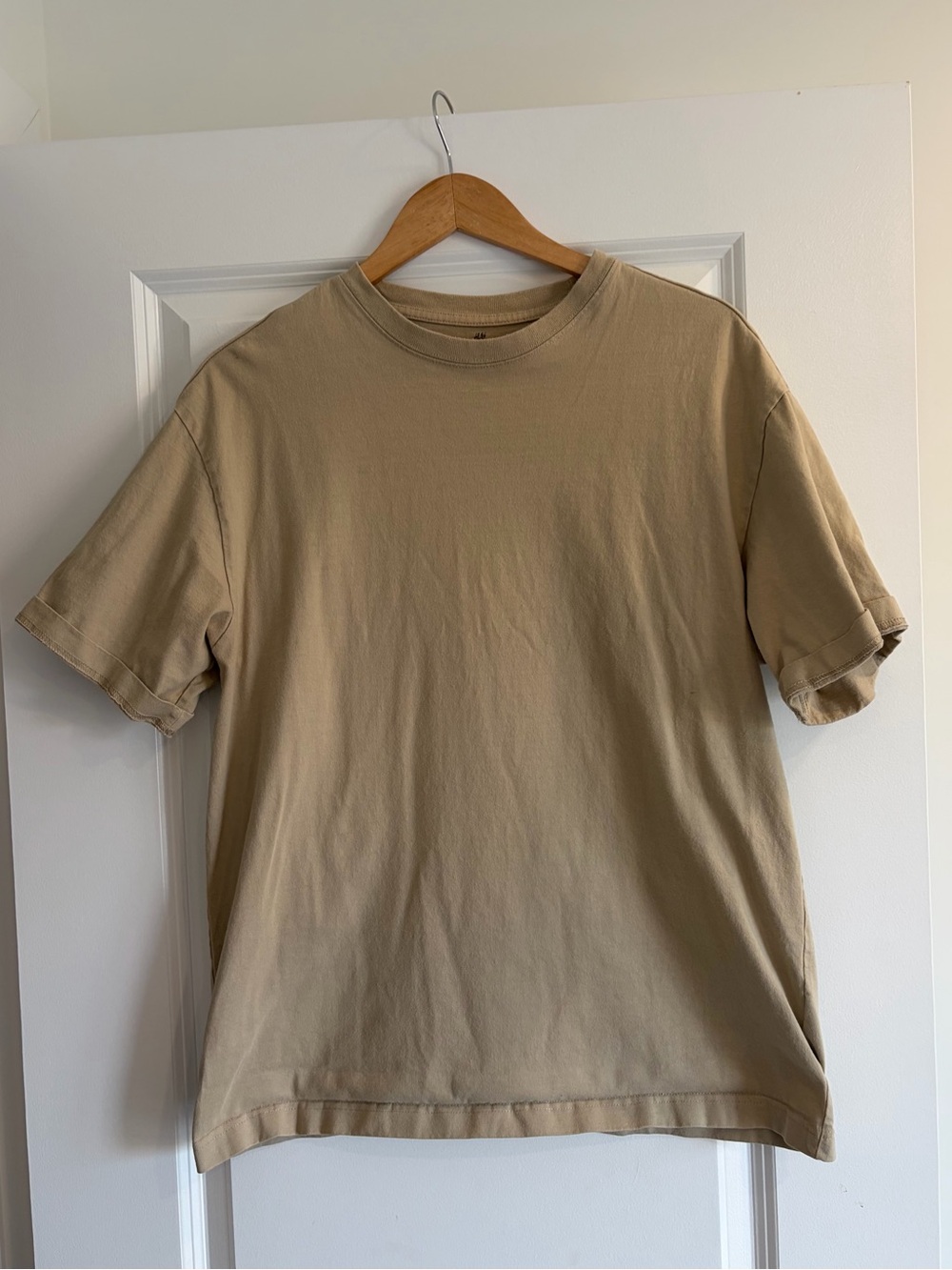 H&M Short Sleeve Crewneck Tee in Tan